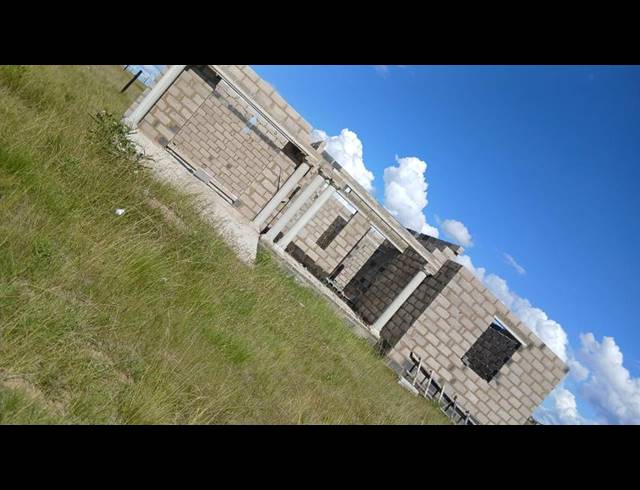 2 BEDROOM HOUSE FOR SALE IN MAFAHLAWANE